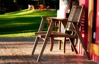 Expats living abroad and dealing with addiction