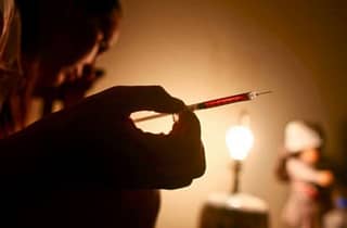 Heroin withdrawal symptoms and options for an addict